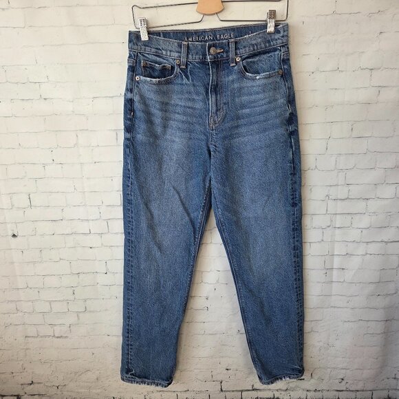 American Eagle Super High Rise Straight Jeans Size 4 Short Medium Wash Womens - Picture 1 of 9